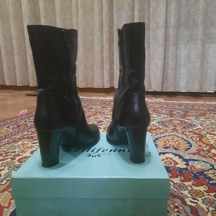 Кожаные сапоги  на меху 37р