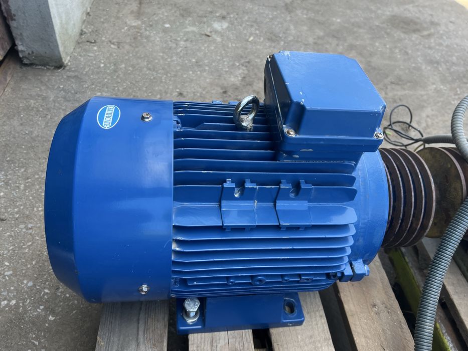 Motor electric MEB — 5.5 kw cu 3000 rot/min