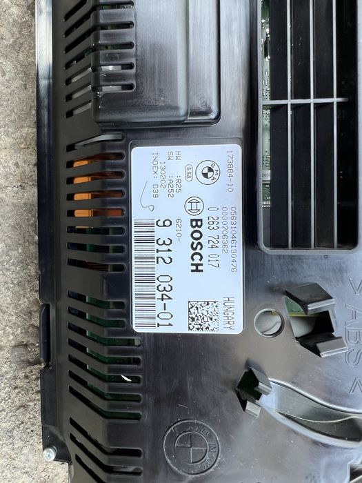 Ceasuri Bord Benzina 6WA cu HeadUp | BMW Seria 5 / 6 /7 / X3 | F01 F02 F03 F04 F06 F07 F10 F11 F12 F13 F25 | HUD Europa Display Extins Digitale Afisaj