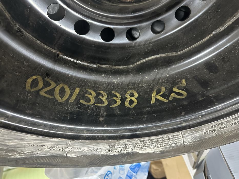 Запаска на Lexus RX300 225/70/16