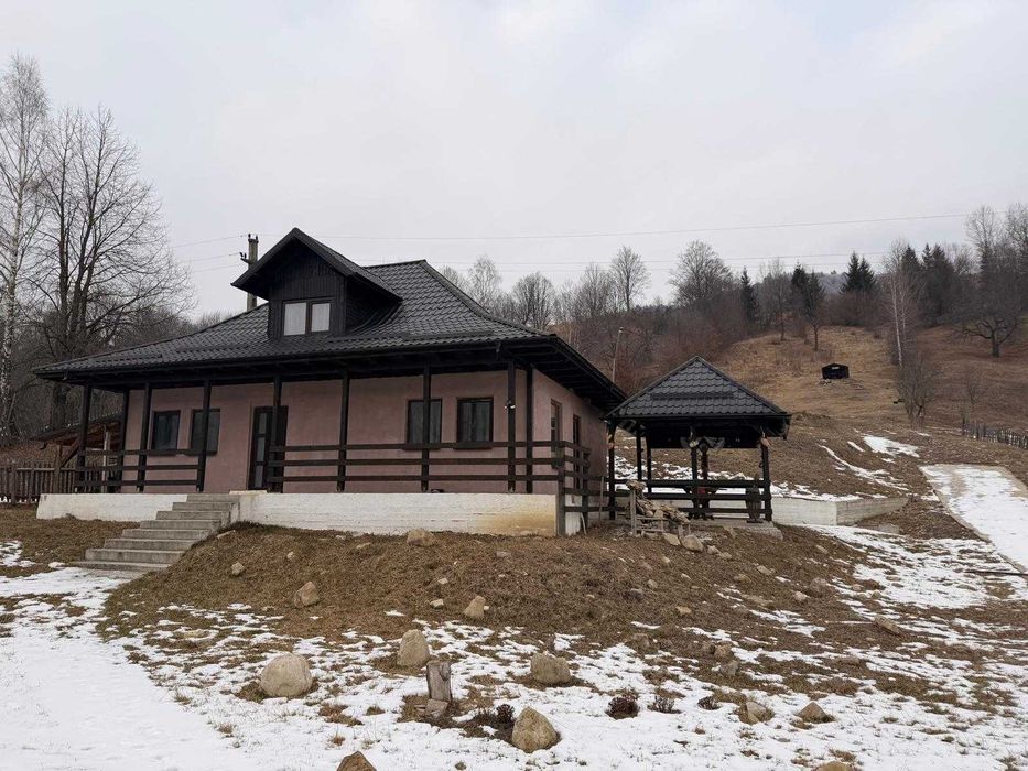 Casă individuală la roșu, 5 camere, teren amenajat, proprietar, sat Mitocul Bălan, com. Crăcăoani