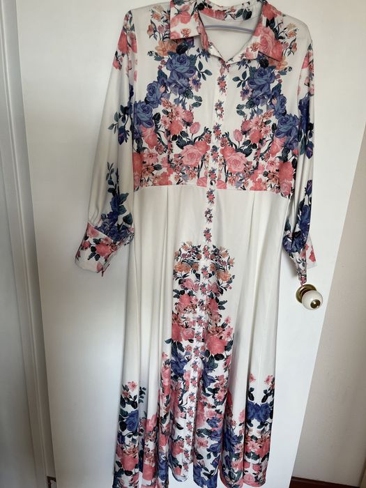 Продам платья новые