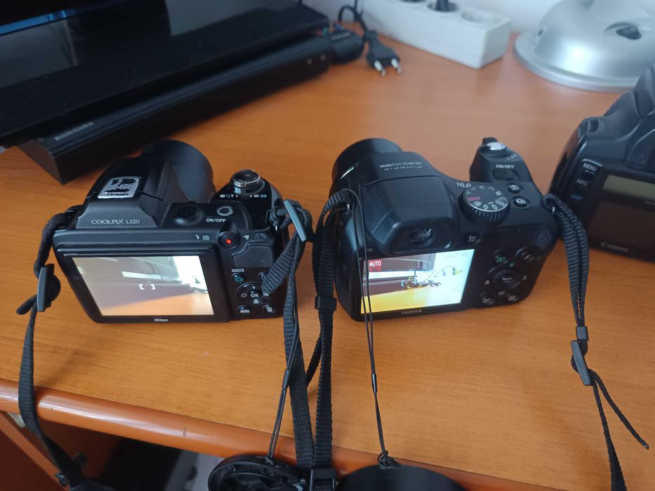 Aparate foto DSLR si Bridge,700 lei toate.