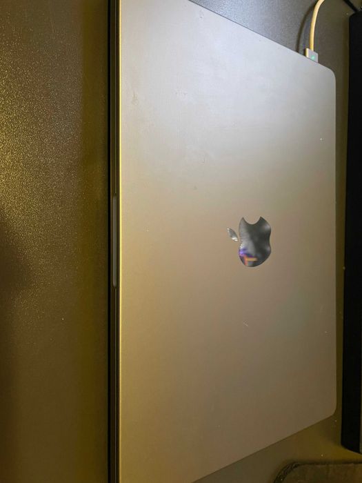 Apple Macbook Pro M2