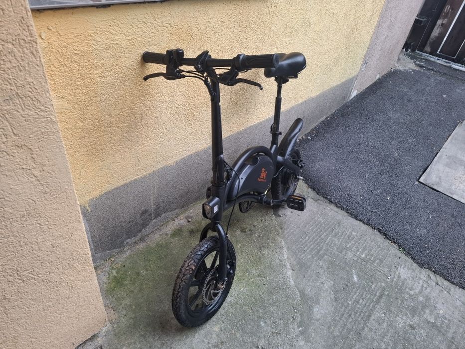 Vând  trotineta  kugo khirin  v 1