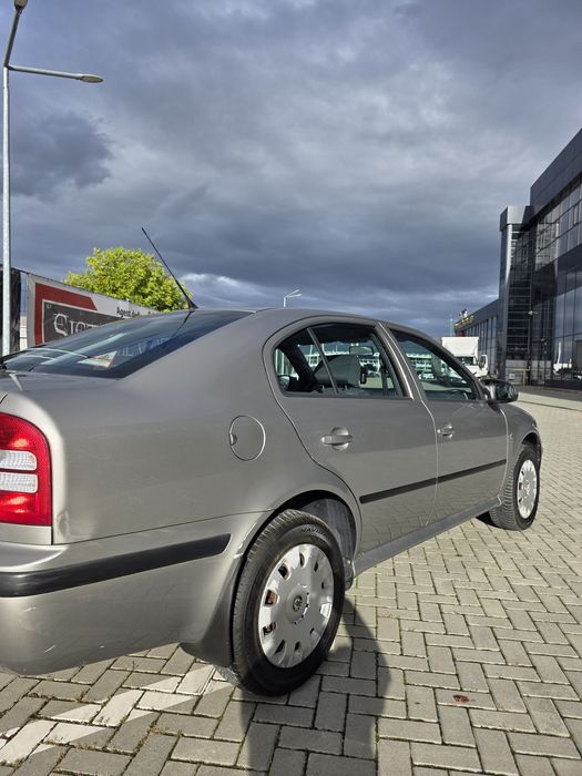 SKODA Octavia 2010 — imagine 5