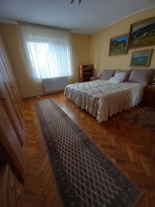 Casă de vânzare în comuna Apa – proprietate spațioasă, eficientă energetic, cu teren generos de 3.200 m²