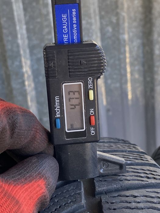 225/55/18 Дънлоп Зимни