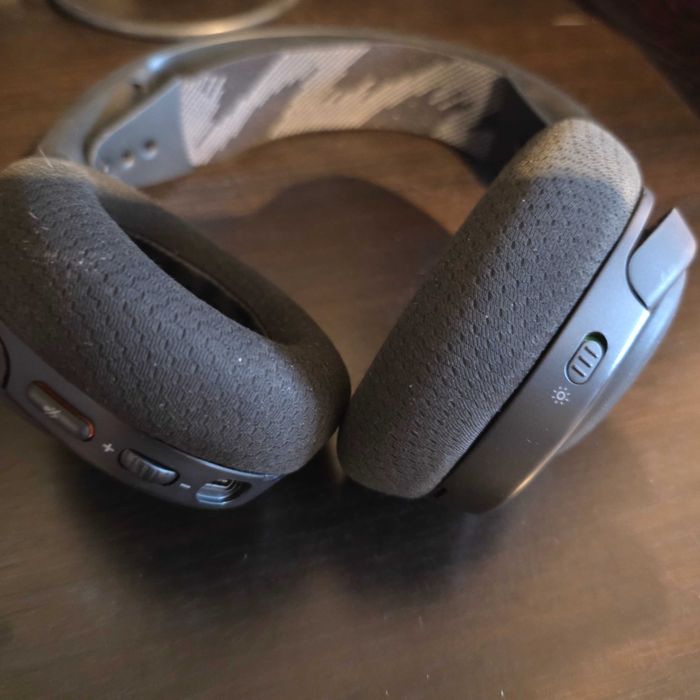 Casti gaming cu fir SteelSeries Arctis Nova 3 pentru PC, Xbox, PS4|5