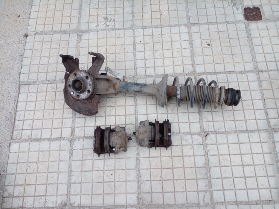 Фоцваген голф 4 на части на части 90коня град Перущица 1.9 90коня