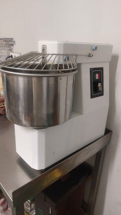 Спирална тестомесачка 10 литра