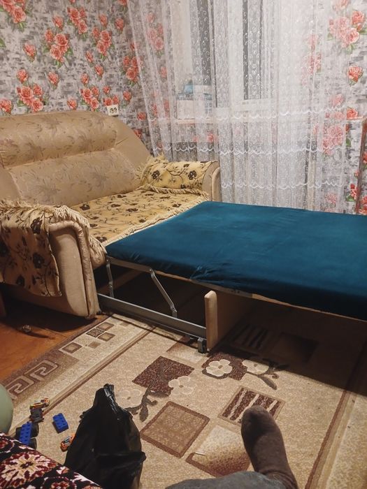 Продам  диван  раскладной б/у