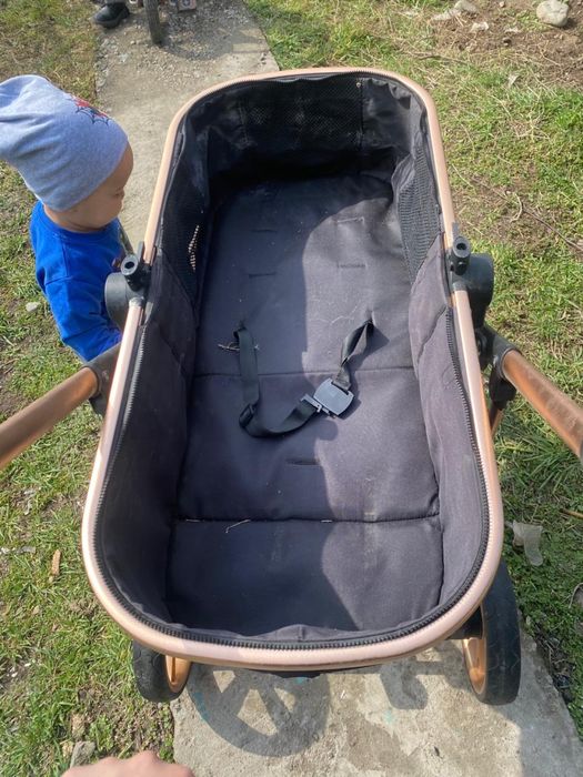 Продам коляску универсальная