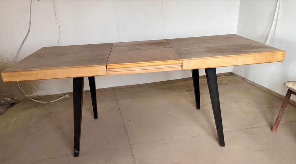 Разтегателна трапезна маса