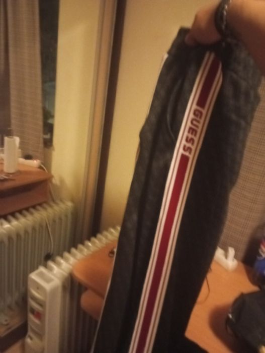 Чисто нова Оригинална Мъжка долница Guess - M размер