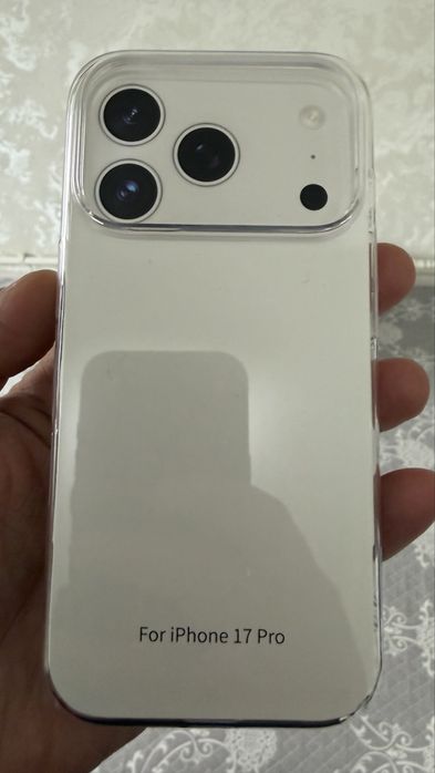 Айфон 17 про чехол