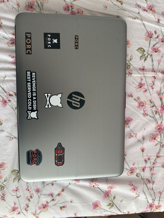Laptop cu placa de baza defecta