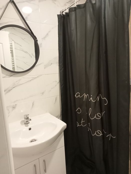 Închiriez garsonieră