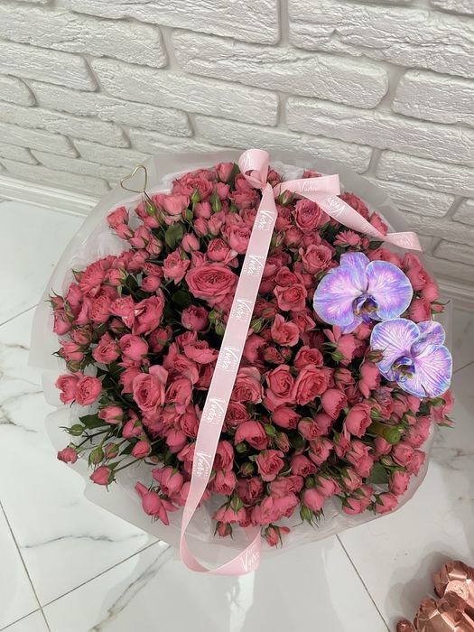 букет кустовые розы