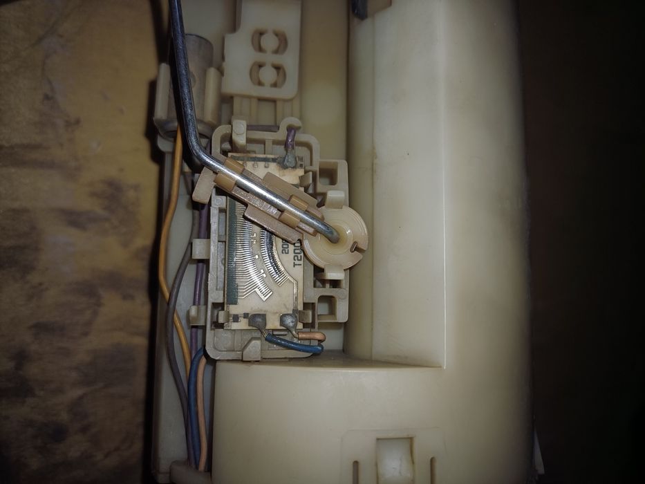 Продам бензостанцию  Chevrolet Aveo Т200