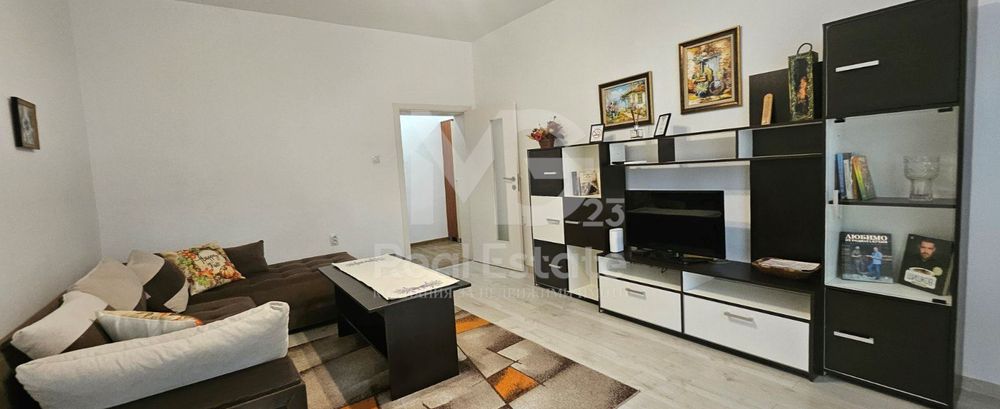 Продава се Тристаен апартамент в Пловдив, Каменица 1 - 110 кв.м за 1576 €/кв.м - Снимка #2