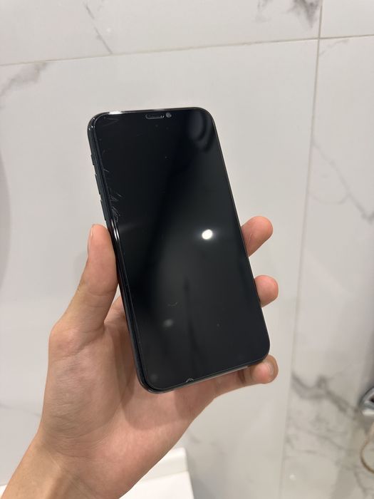 Продам Iphone 11 pro