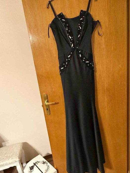 Rochie de seara cu paiete si pietre aplicate