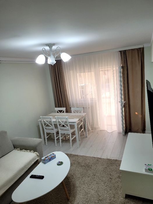 Închiriez apartament 3 camere ultracentral