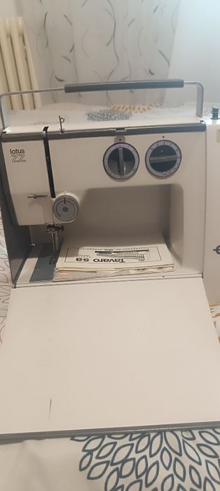 Mașină de Cusut Elna lotus zz