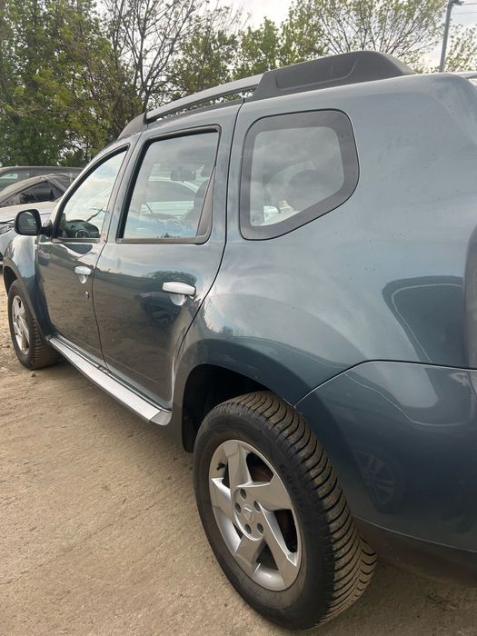 Ușă stânga față Dacia Duster 2012