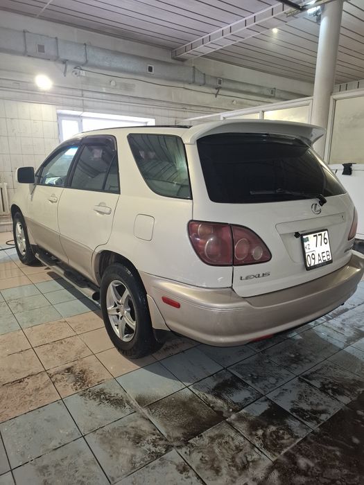 Продам хорошую машину