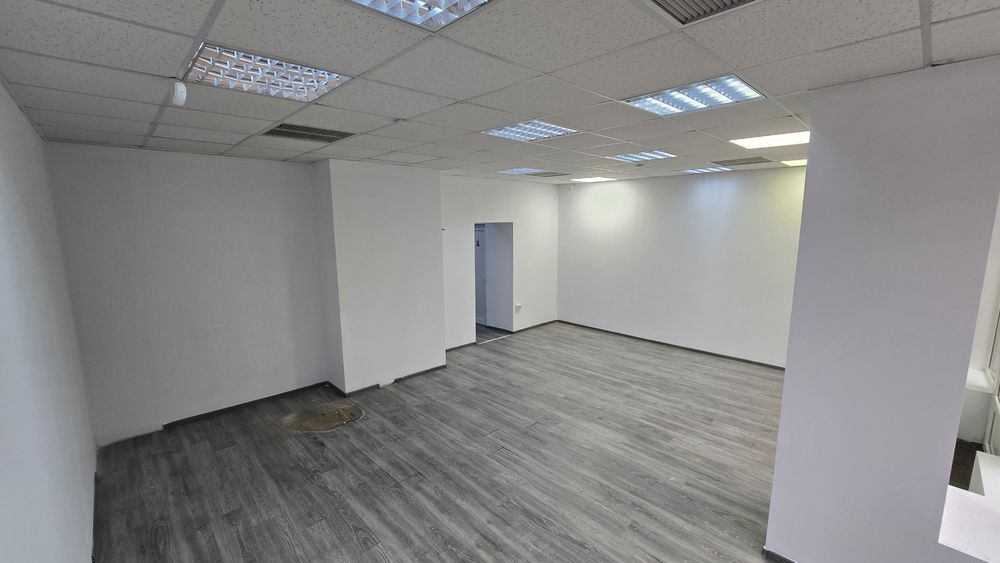 Spatiu comercial de inchiriat/ str Apusului