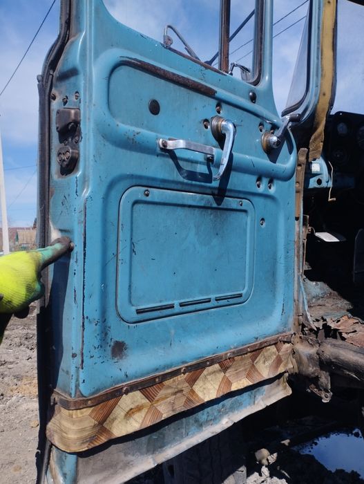 Двери ЗИЛ 130, Левая Правая