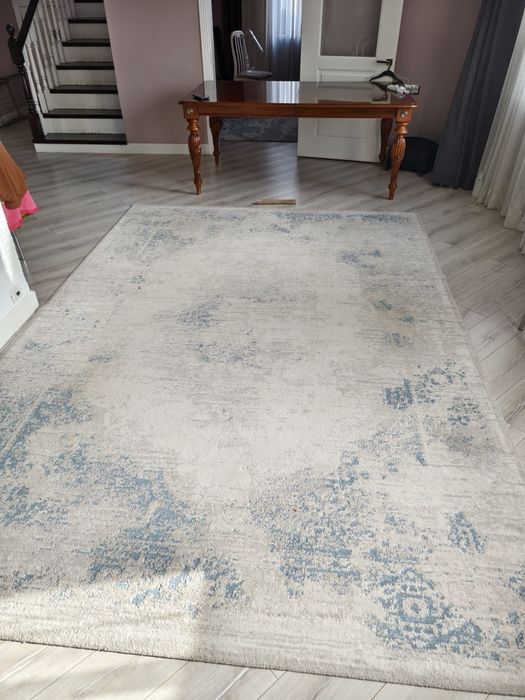 Срочно продам ковёр размер 240х345