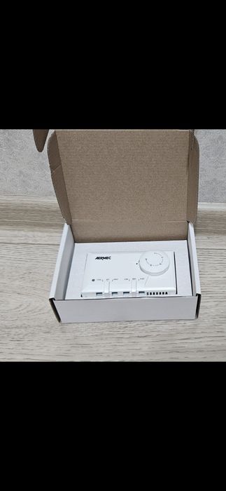 Продам пульты от фанкойла