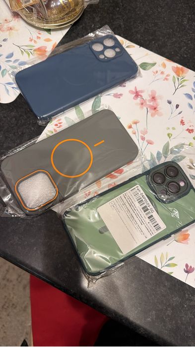 3 Huse Iphone 14 Pro Max Magsafe Sigilate