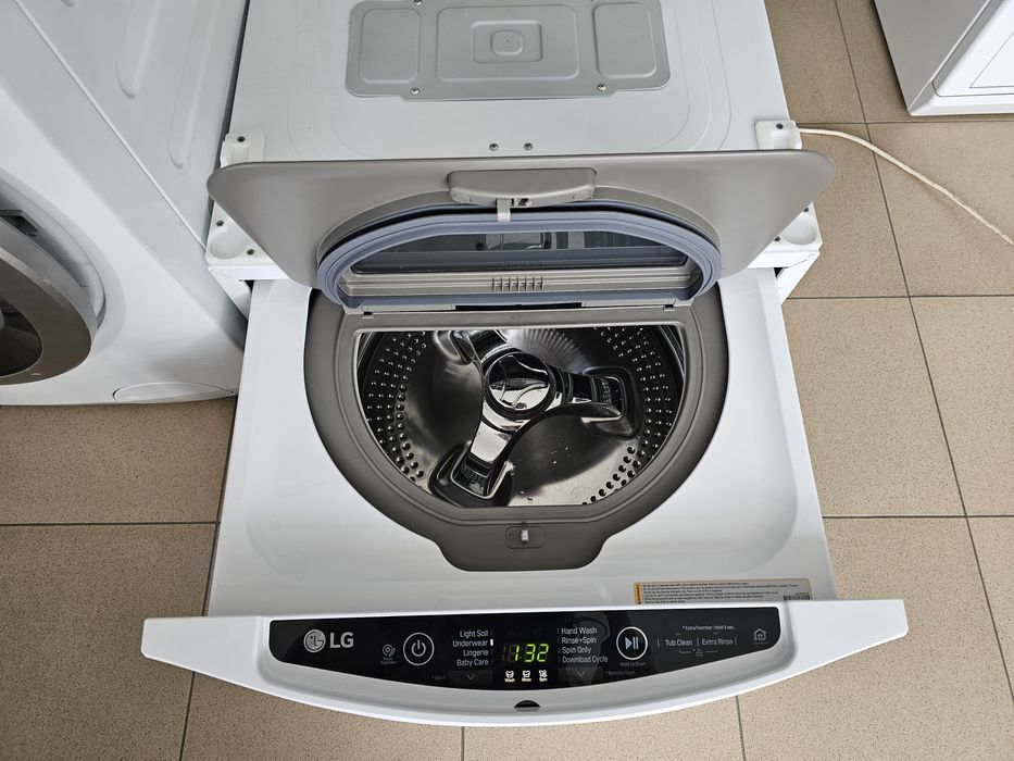 Малка Пералня LG