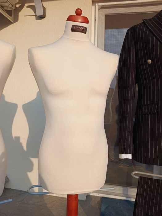 Inchiriez manechin / manechine ( bust ) pentru evenimente