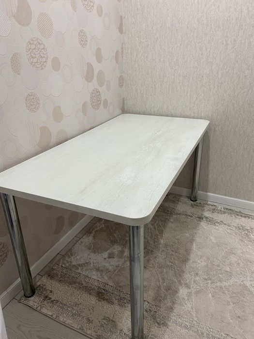 Продается стол кухонный