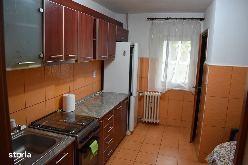 Apartament 4 camere de vanzare Oradea