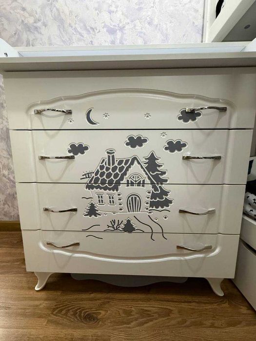 Продается детский пеленальный столик комод в отличном состоянии