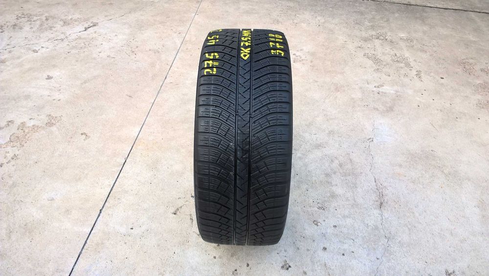 O anvelopa iarna 275 45 20 michelin pilot alpin 5 suv profil 7,8 mm