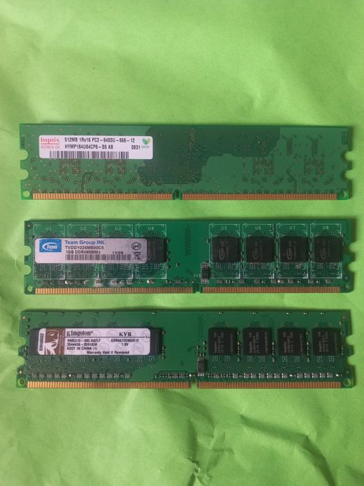 Componente pc și un monitor