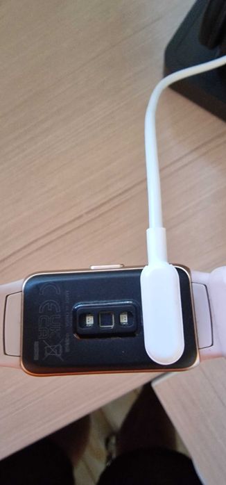 Смарт фитнес гривна-часовник HUAWEI BAND 6 SAKURA PINK – С кутия и зарядно