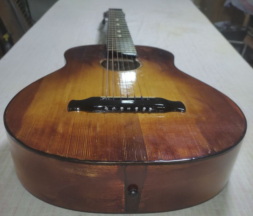 Гитара семиструнная.