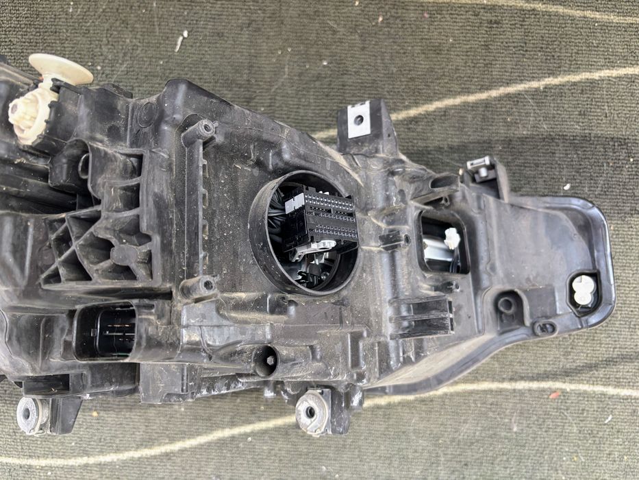 Far stanga BMW F30/31 LCI Adaptive Led