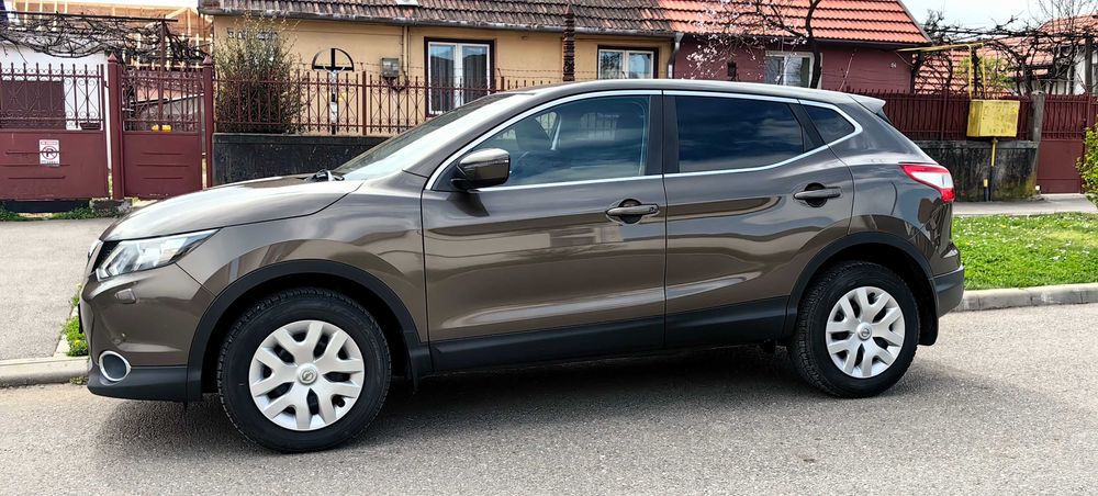 Nissan Qashqai AUTOMAT / Navi / Senzori / Lane assist / Camera