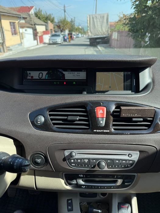 RENAULT Grand Scenic 2011 — imagine 2