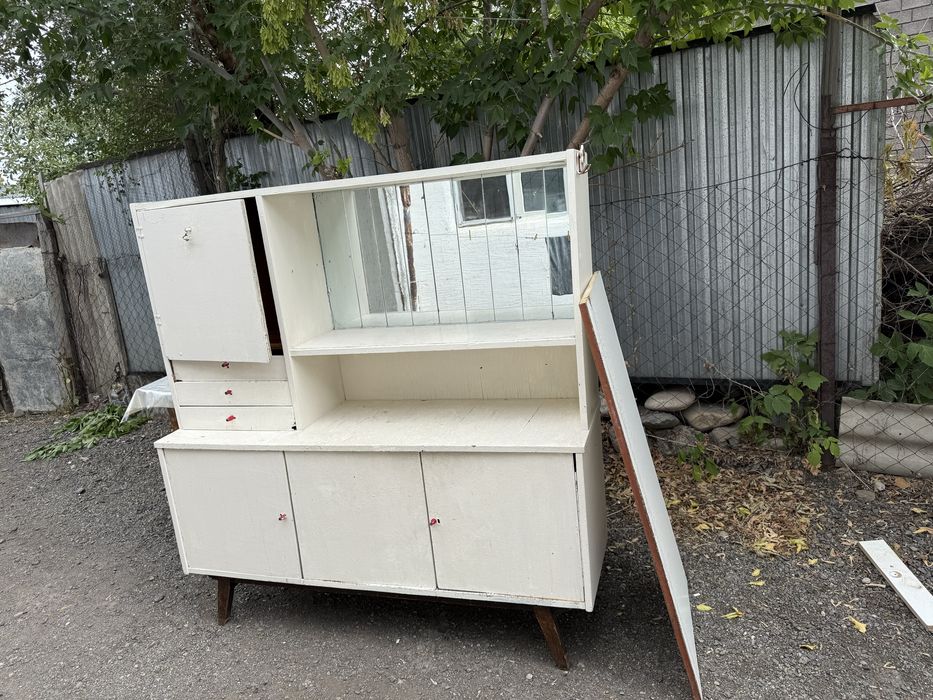 Шкаф с зеркальями