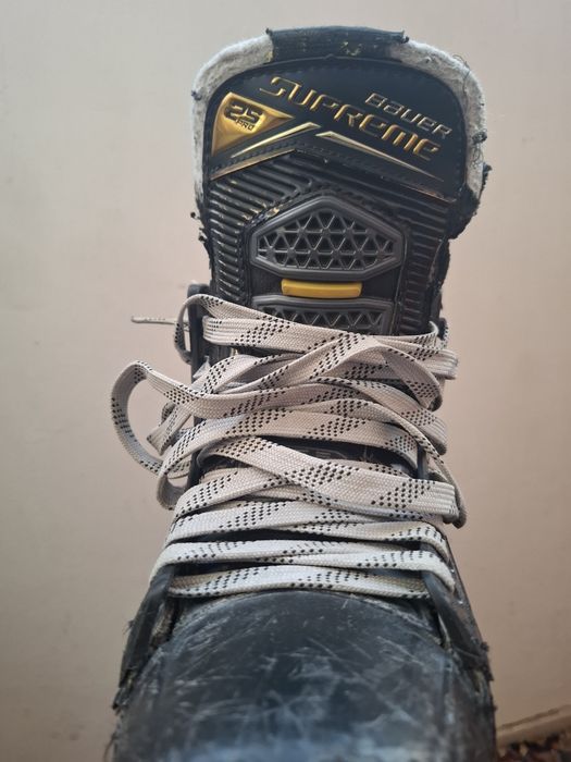 Хоккейные коньки